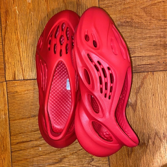 Yeezy Foam Runner “Vermilion” - Picture 3 of 6